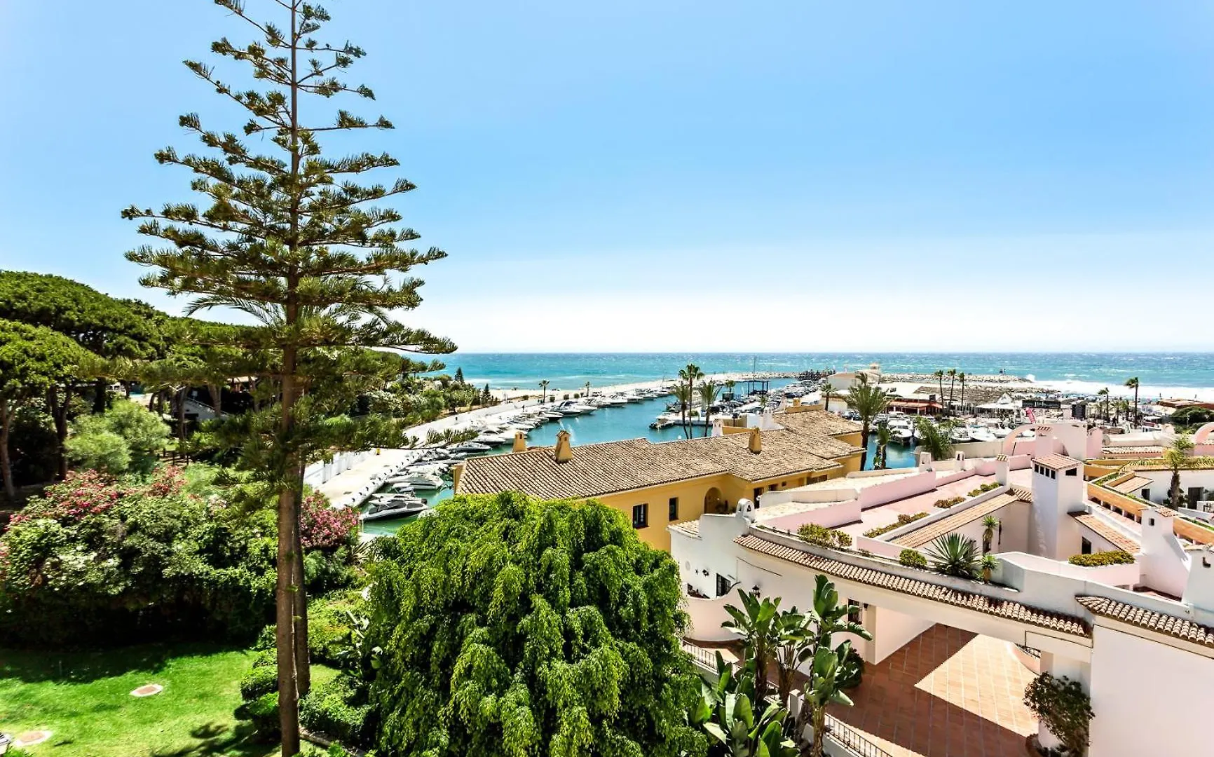 H45 Cabopino Apartment Marbella